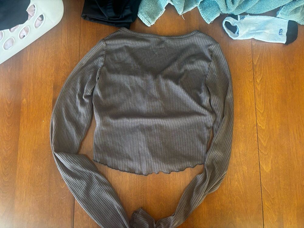 Grey Crop Cardigan with Ruffle Hem - Picture 3 of 3